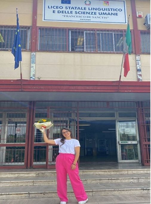 PAOLA ADORNILICEO LINGUISTICO "FRANCESCO DE SANCTIS" 5° Sez. AL