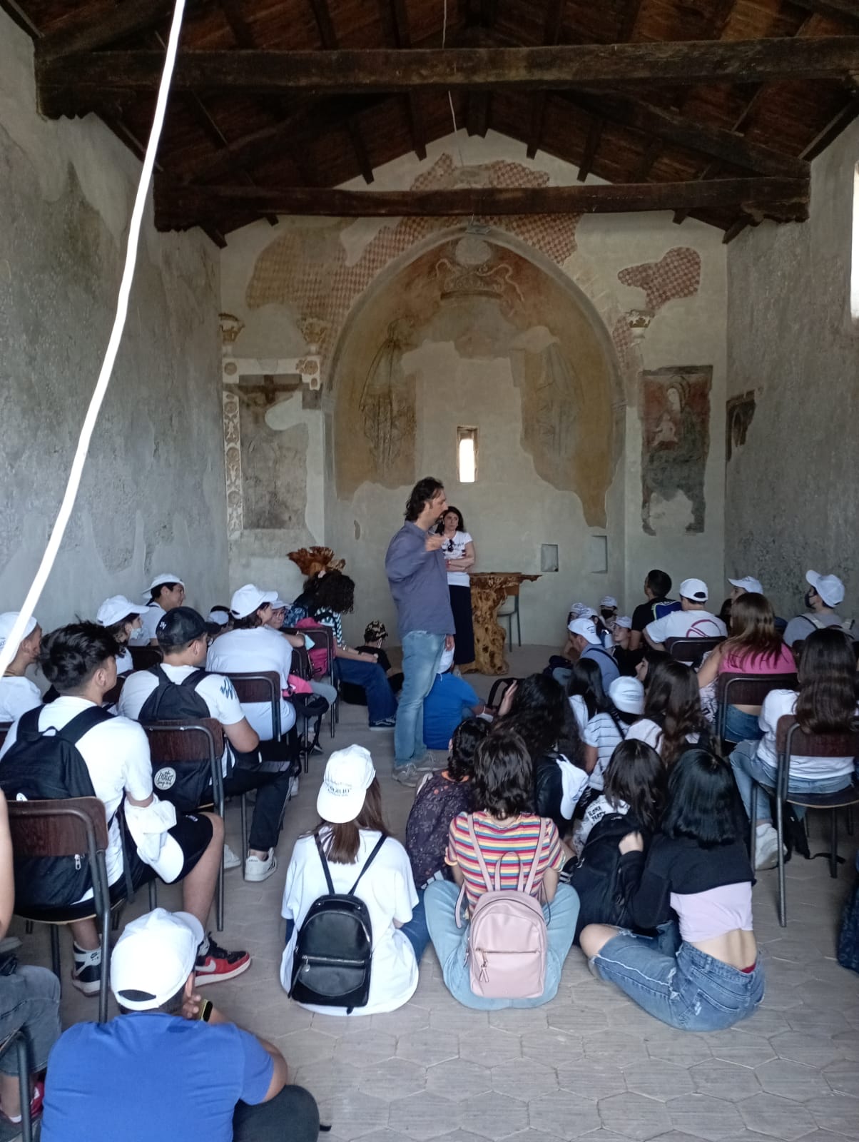 L'ARCHEOCLUB ITALIA DI PATERNÒ HA PORTATO A TERMINE CON SUCCESSO L INIZIATIVA " I GIOVANISSIMI ALLA SCOPERTA DI PATERNÒ MEDIEVALE ".