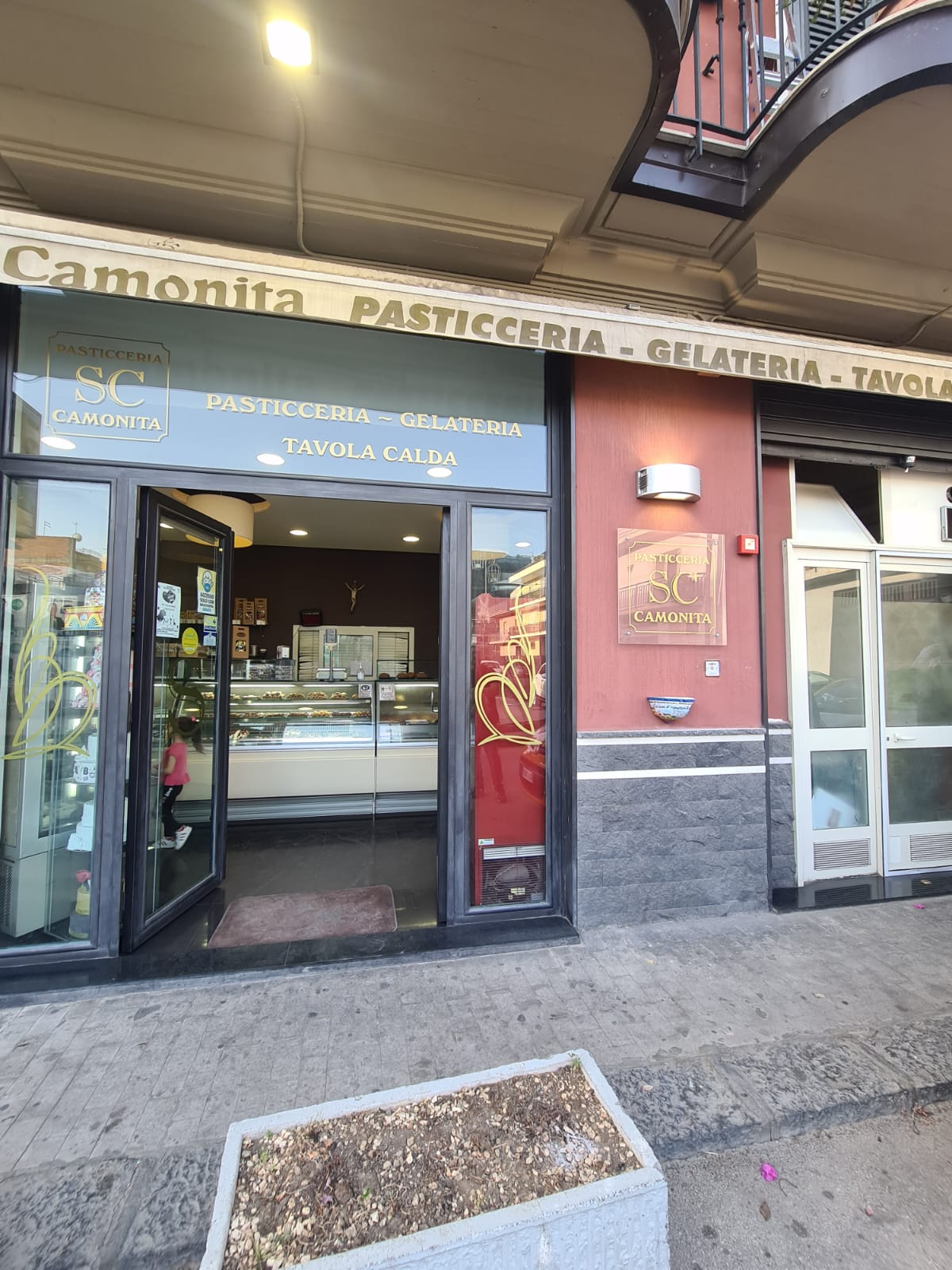 "CICCAmu di rispettare la nostra città",  campagna di sensibilizzazione lanciata da Rosanna Lauria e Riccardo Perciato