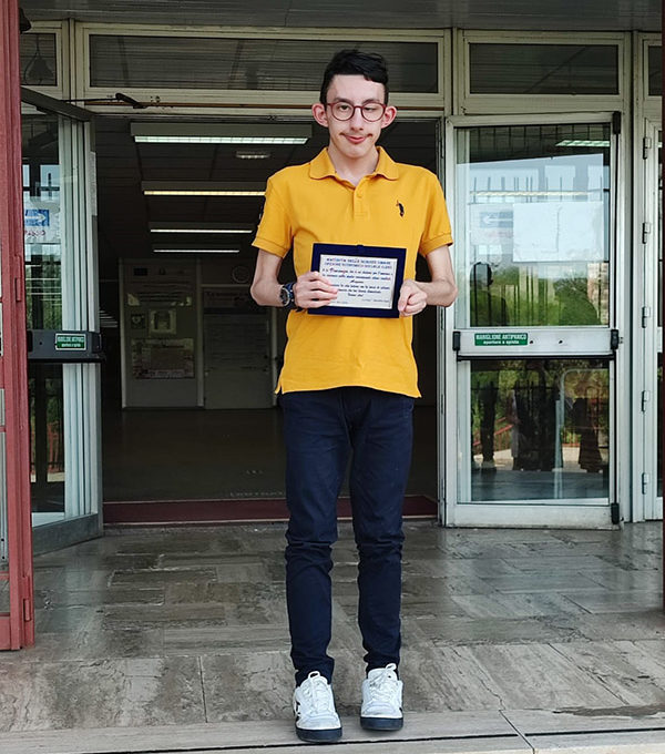 VINCENZO SALVATORE DI MARZOLICEO LINGUISTICO "FRANCESCO DE SANCTIS" 5° Sez. AS