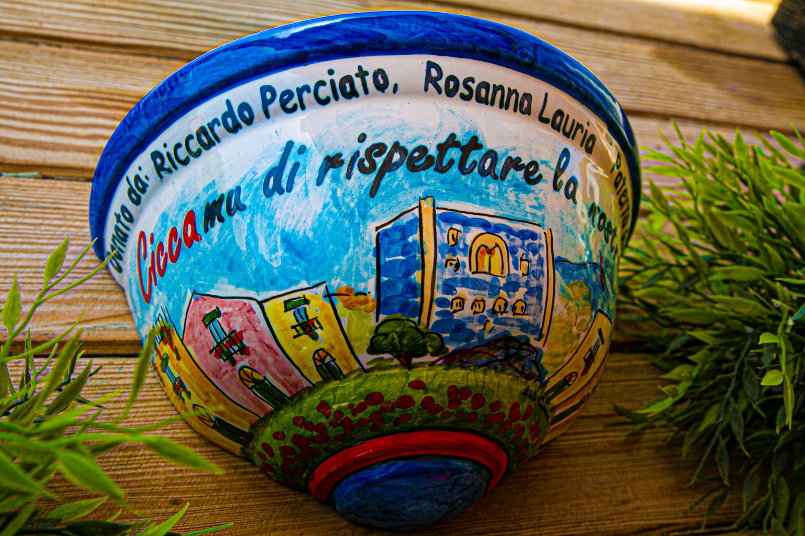 "CICCAmu di rispettare la nostra città",  campagna di sensibilizzazione lanciata da Rosanna Lauria e Riccardo Perciato