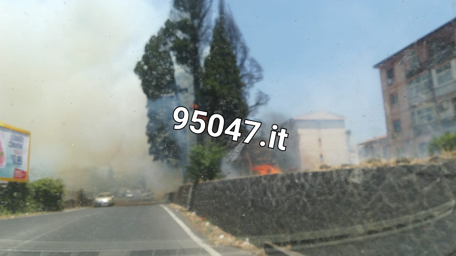 PATERNÒ: VASTO INCENDIO STERPAGLIE IN ZONA ARDIZZONE, VICINO AL RIFORNIMENTO