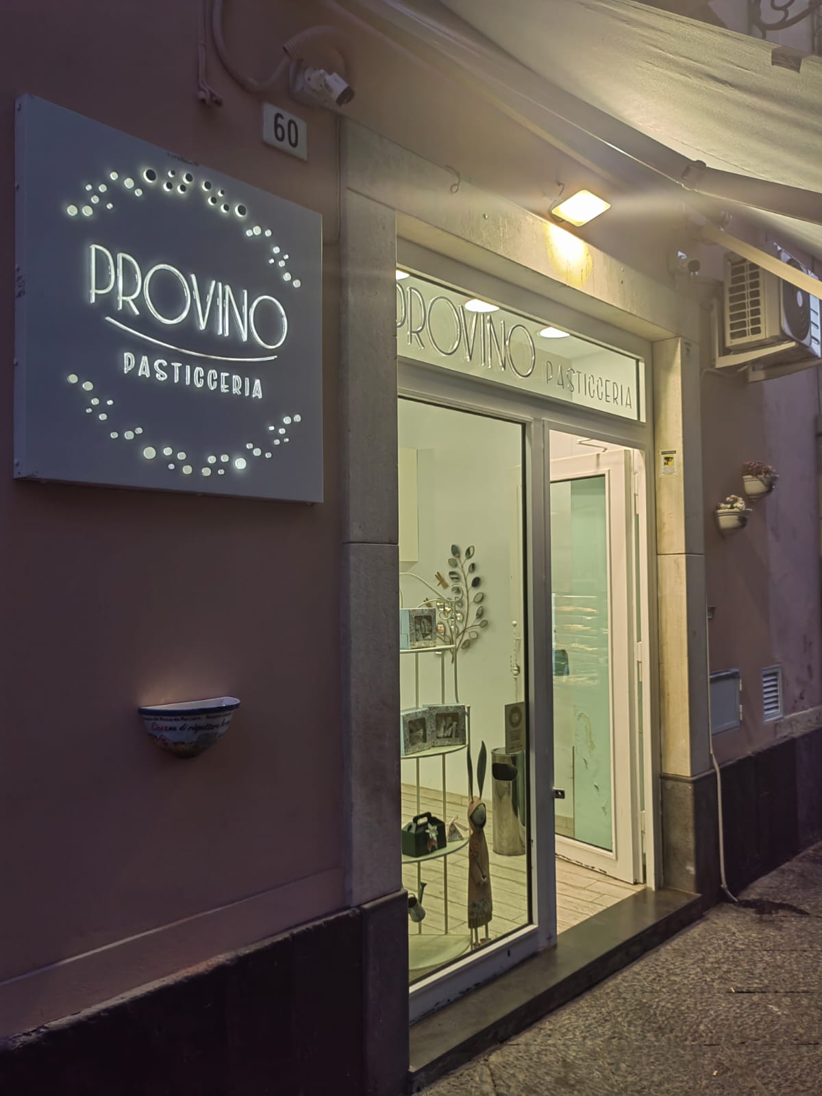 “CICCAmu di rispettare la nostra città”, campagna di sensibilizzazione lanciata da Rosanna Lauria  Riccardo Perciato