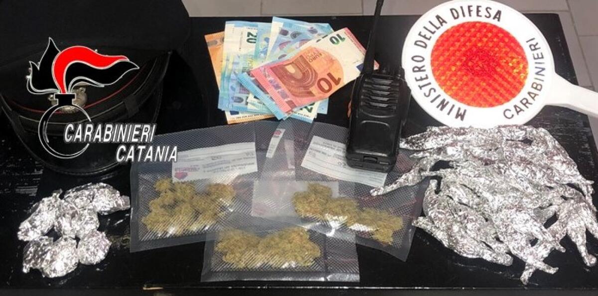 Catania. Minorenne con il “kit dello spacciatore”: arrestato con soldi e droga - 