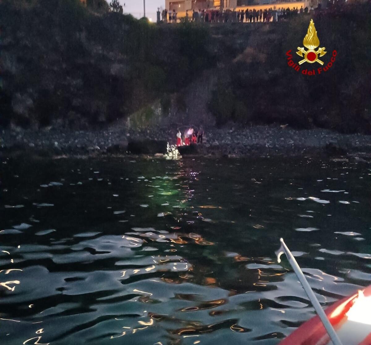 Aci Castello, recuperato in mare il cadavere di un settantenne - 