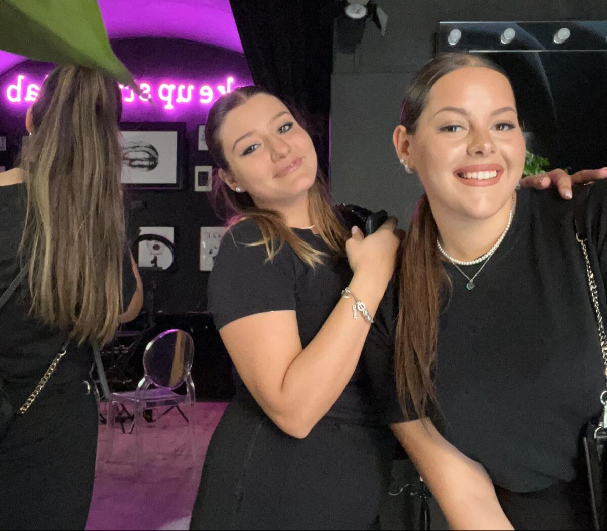 CHIARA E VALERIA DA PATERNO' AL TRUCCO PER DOLCE  E GABBANA - 