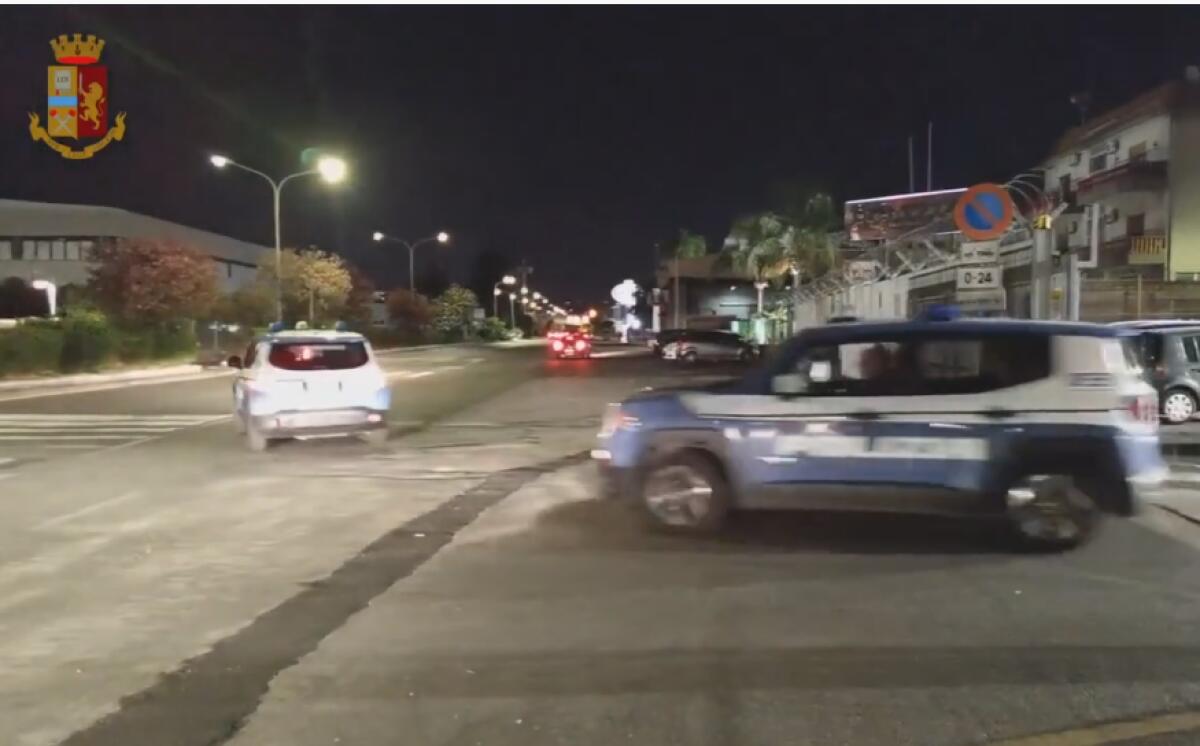 BLITZ NELLA NOTTE A CATANIA, TRAFFICO DI COCAINA E MARIJUANA,  28 ARRESTI - 