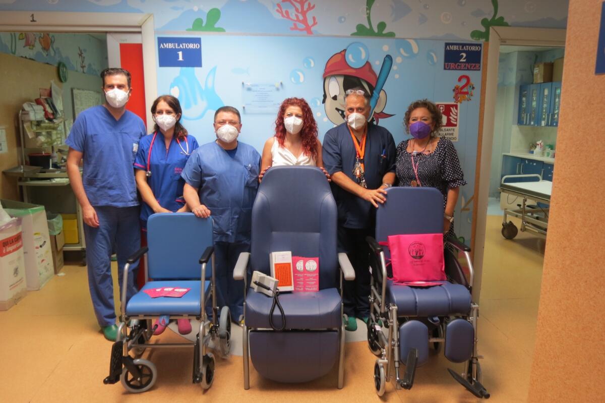 "I BIMBI DI ISABEL" DONA PRESIDI AL P.S. PEDIATRICO GARIBALDI NESIMA - 