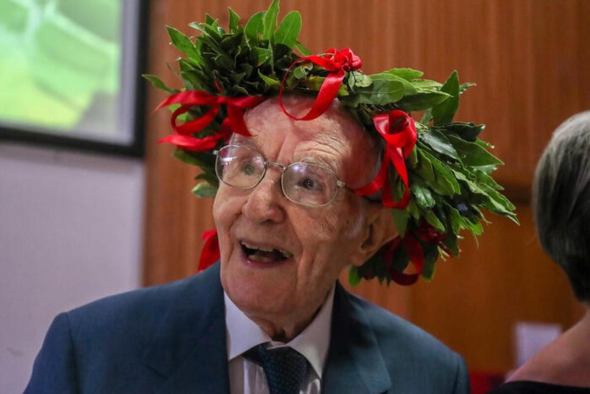 A 99 ANNI SI LAUREA IN FILOSOFIA A PALERMO, 110 E LODE - 