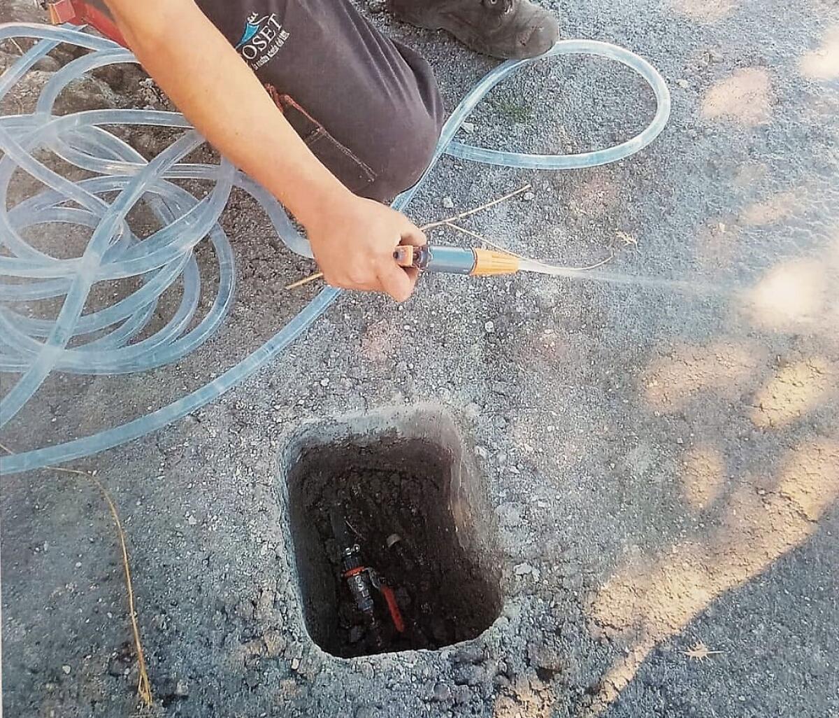 MANOMISSIONI ALLA RETE IDRICA, ACOSET DENUNCIA PER I REATI DI FURTO D’ACQUA A BELPASSO E ADRANO. - 