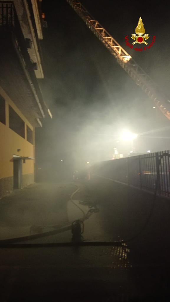 IN CORSO INCENDIO GARAGE A SAN GIOVANNI GALERMO,