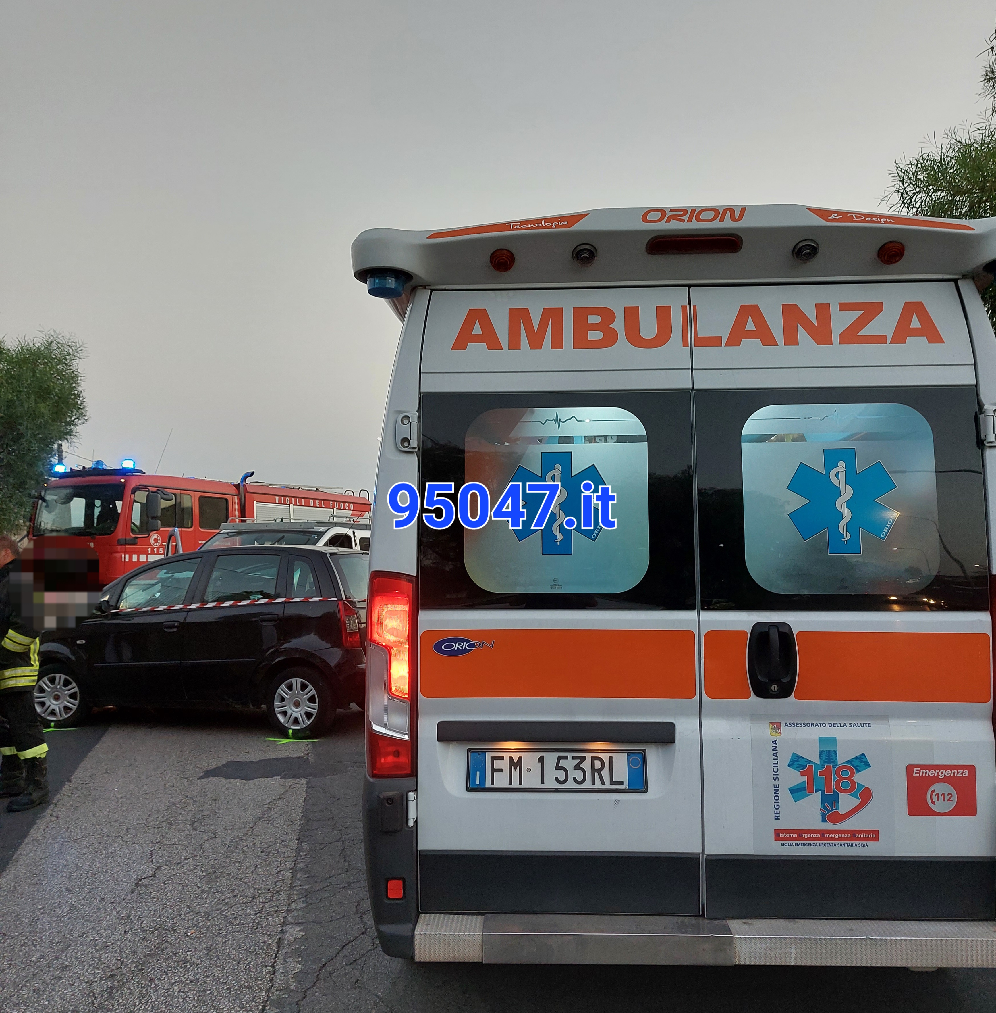 PATERNO': INCIDENTE IN VIA GIOVANNI VERGA