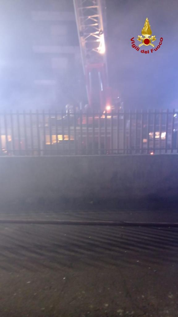 IN CORSO INCENDIO GARAGE A SAN GIOVANNI GALERMO,