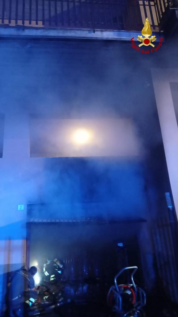 IN CORSO INCENDIO GARAGE A SAN GIOVANNI GALERMO,