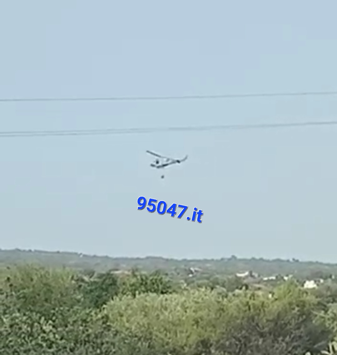 INCENDIO A RAGALNA ANCORA ATTIVO. SUL POSTO DUE ELICOTTERI