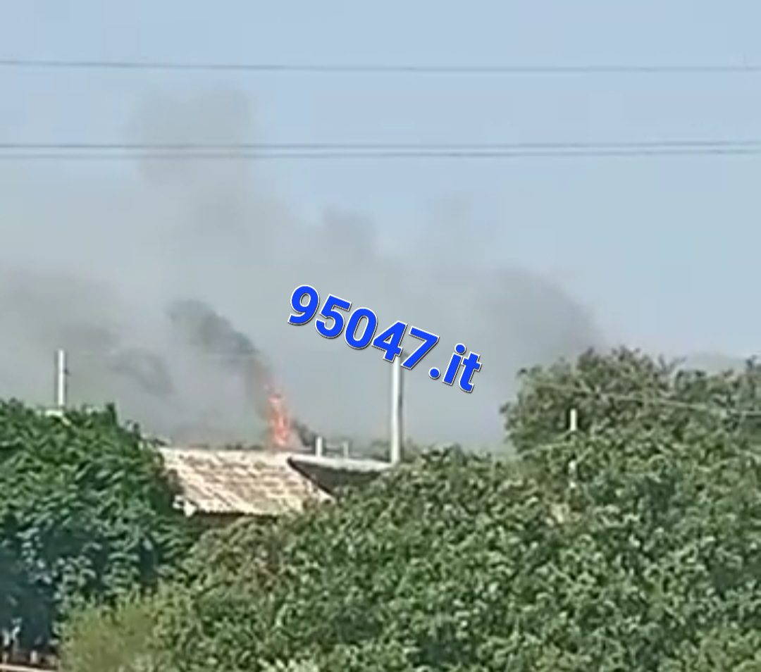 VASTO INCENDIO A RAGALNA, SUL POSTO UN ELICOTTERO DELLA FORESTALE