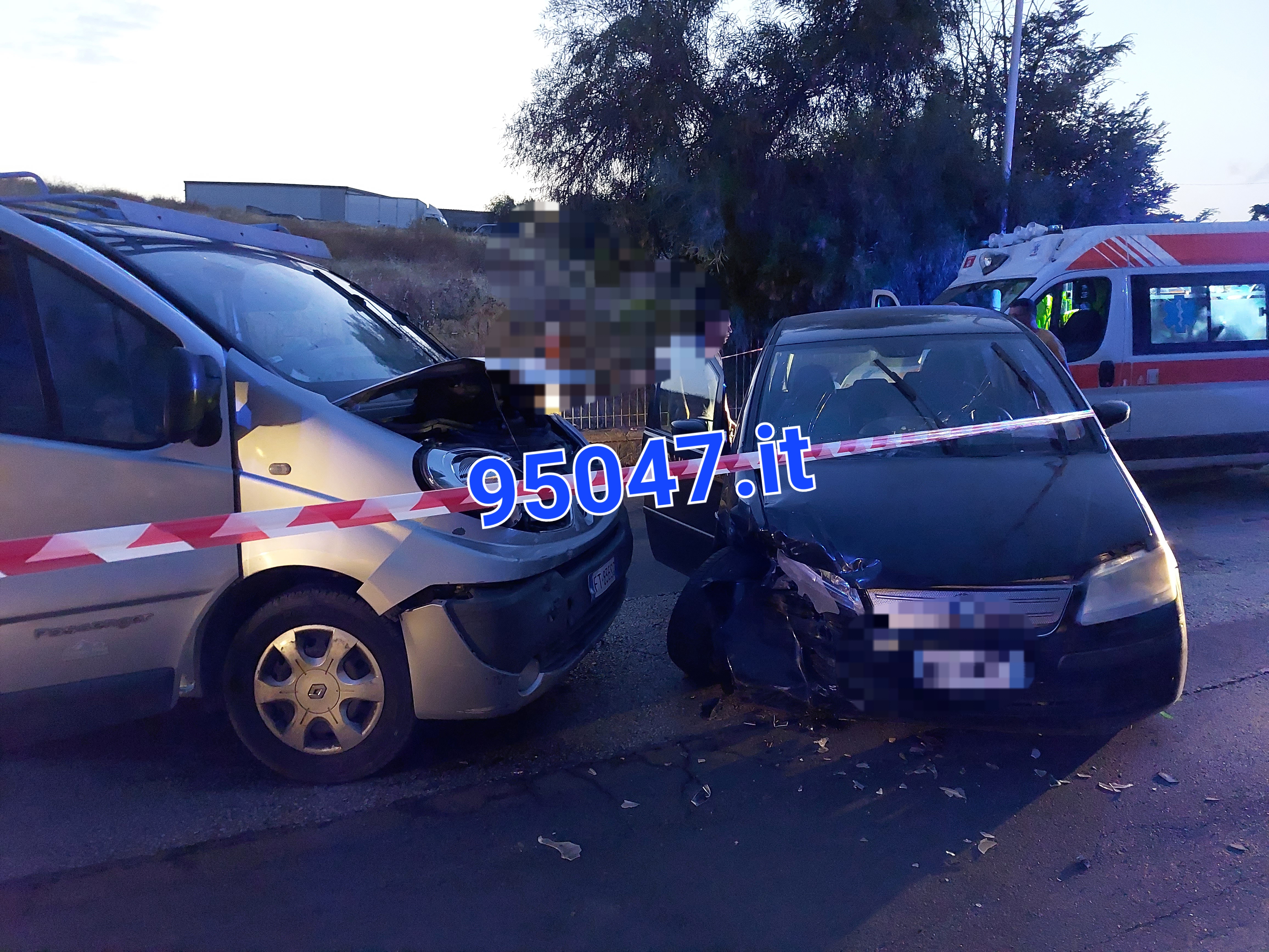 PATERNO': INCIDENTE IN VIA GIOVANNI VERGA