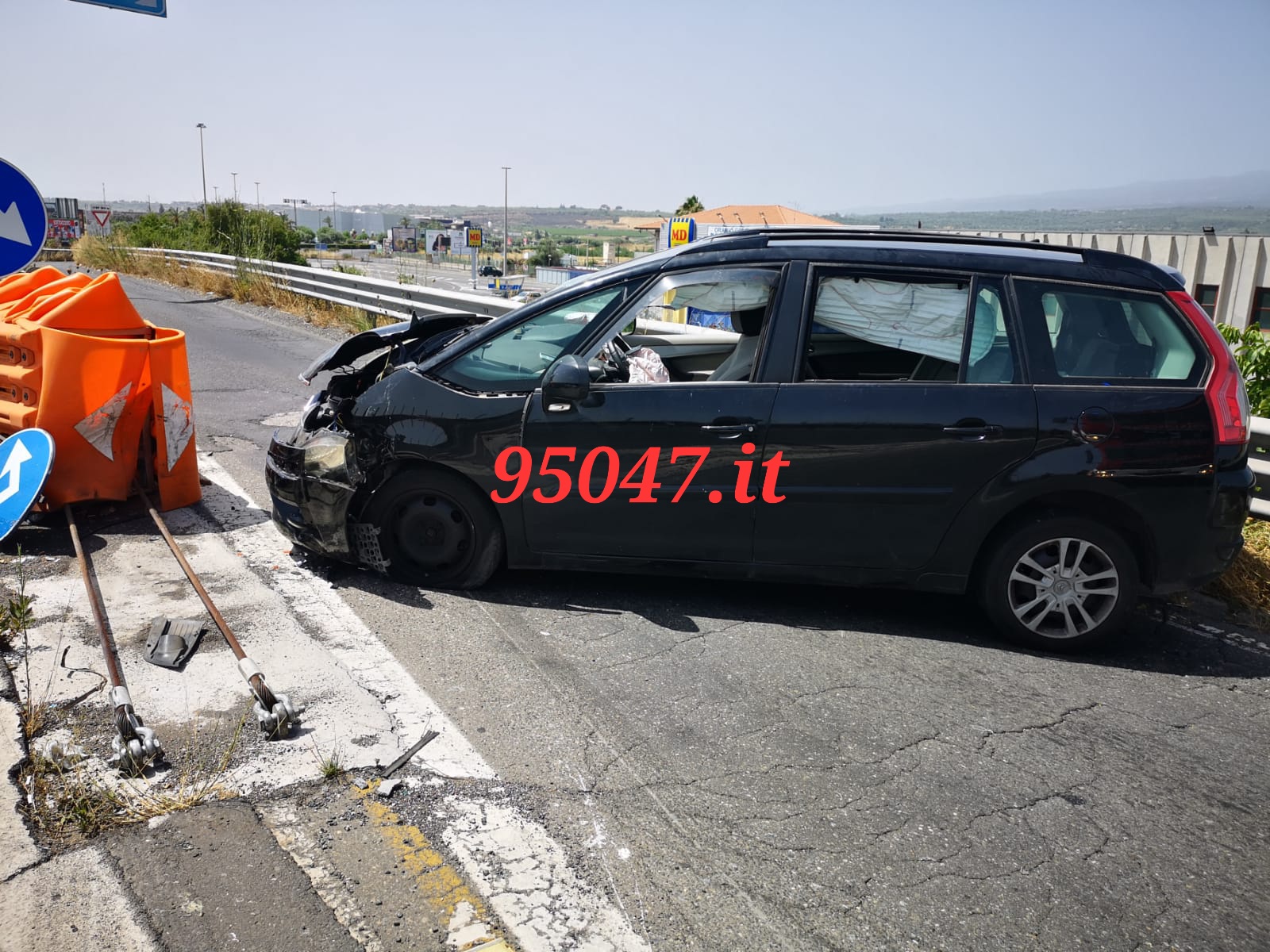 INCIDENTE STRADALE SULLA SUPERSTRADA 121, AUTO CONTRO UN GUARDRAIL. DUE FERITI