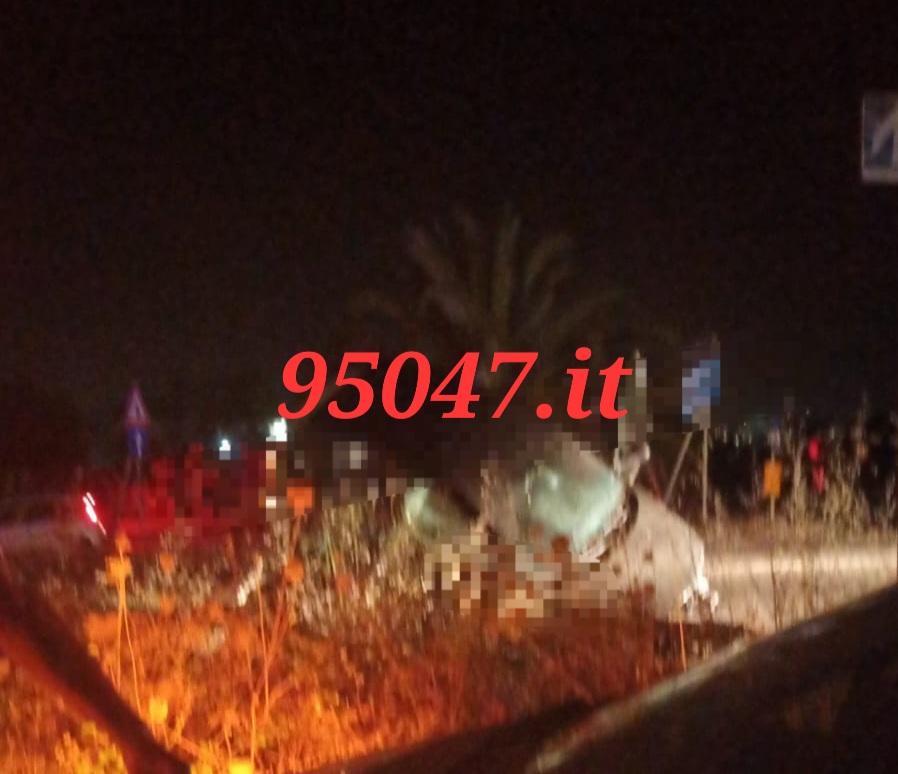 GRAVISSIMO INCIDENTE SULLA SS284. UN'AUTO FINISCE SOPRA L'ALTRA , SOCCORSI SUL POSTO