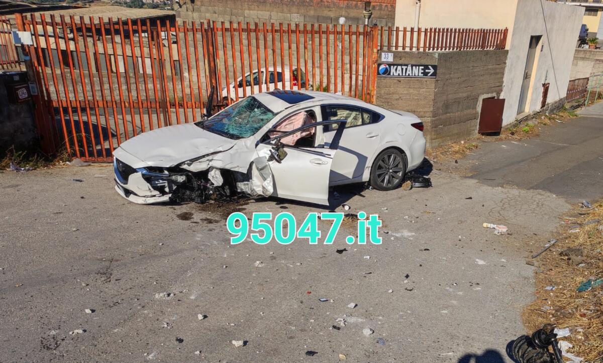 MOTTA SANT'ANASTASIA.  AUTO SI SCHIANTA CONTRO UN MURO, FERITO CONDUCENTE - 