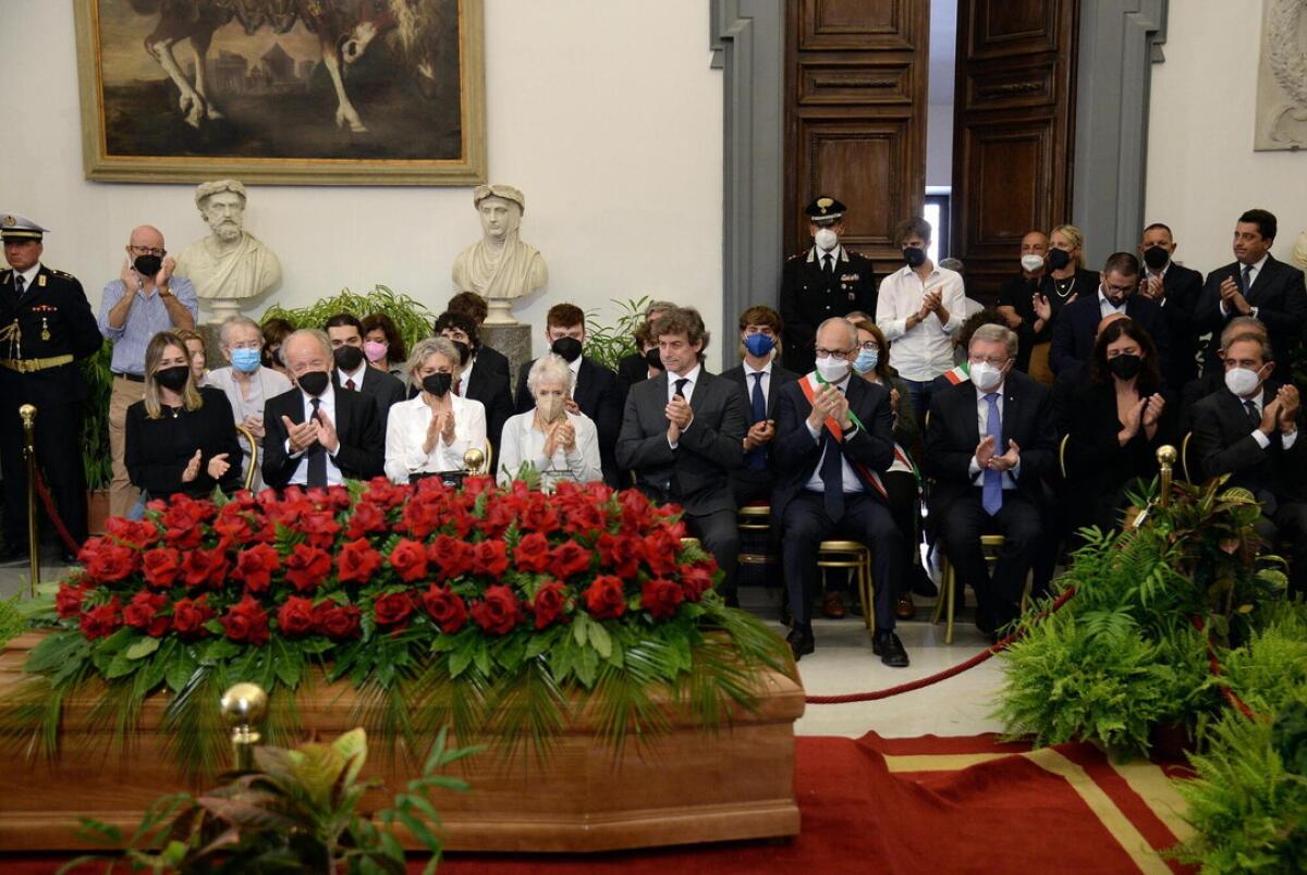 Piero Angela, folla in Campidoglio per l’ultimo saluto - 