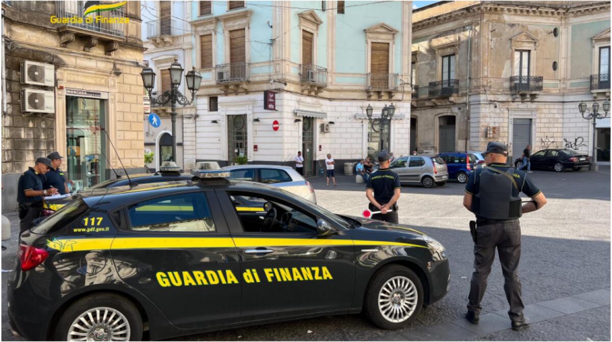 PATERNO': SU 50 AUTO FERMATE 10 ERANO SENZA ASSICURAZIONE - 