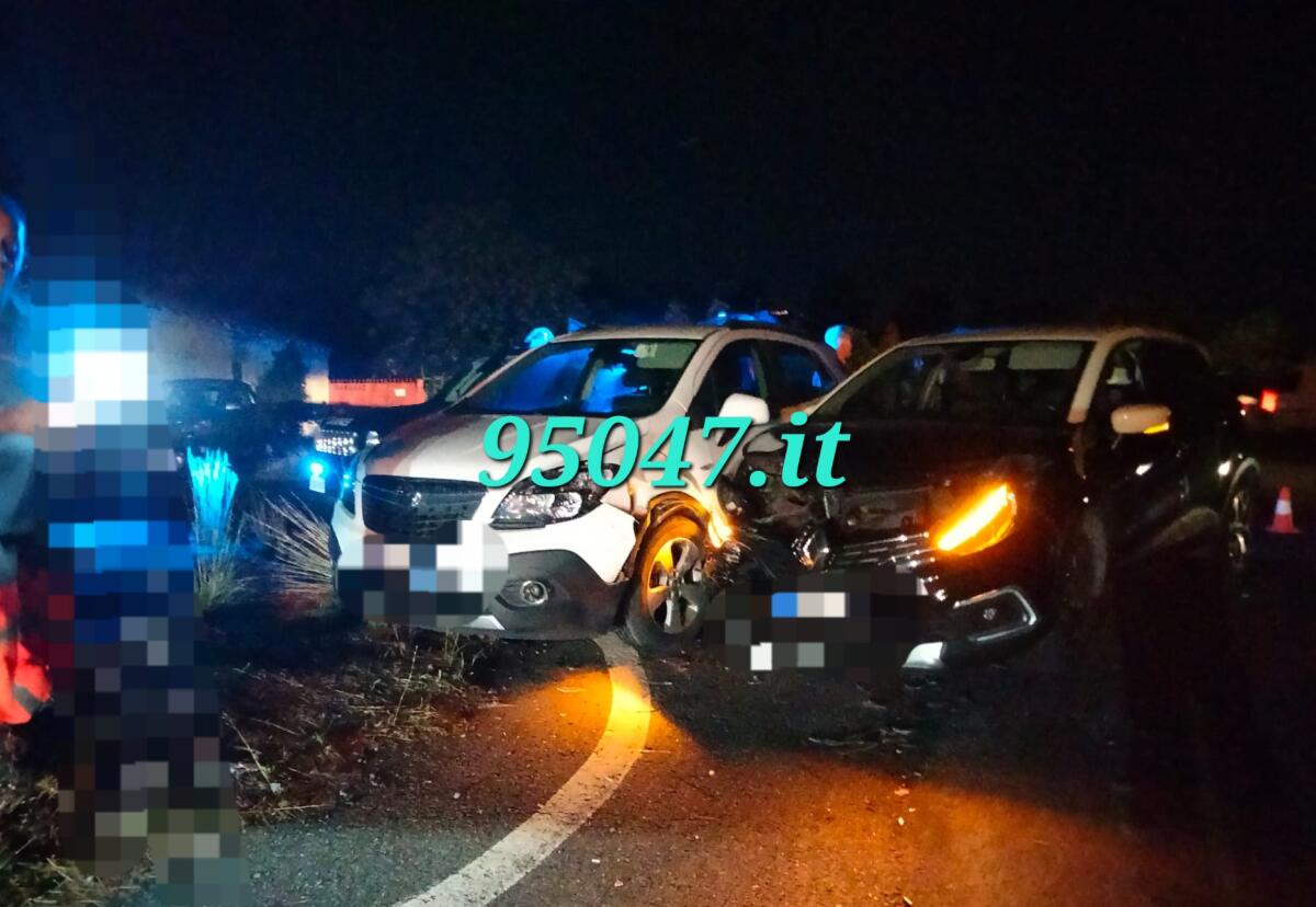 SCONTRO TRA DUE AUTO NEI PRESSI DI "CURRONE" - 