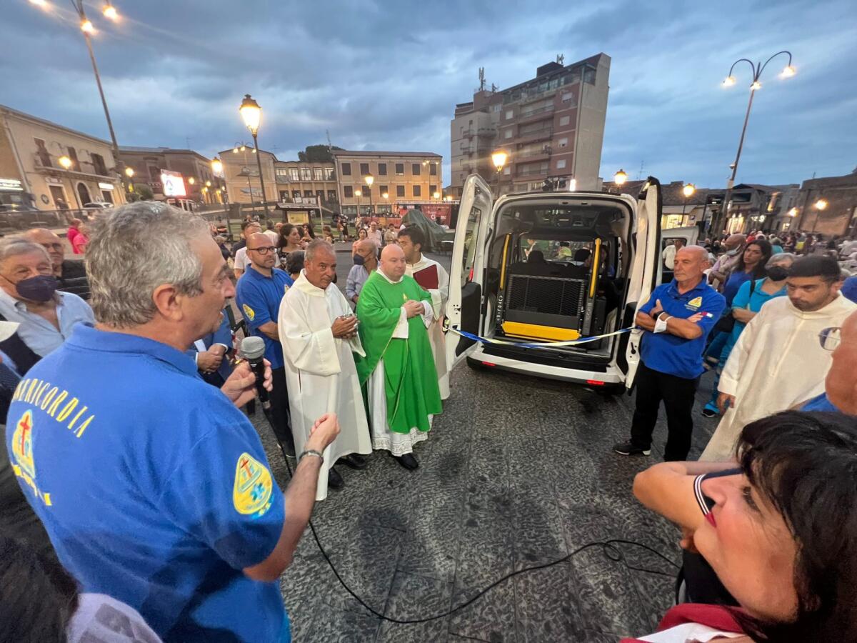 LA MISERICORDIA DI NICOLOSI INAUGURA UN VEICOLO DISABILI - 