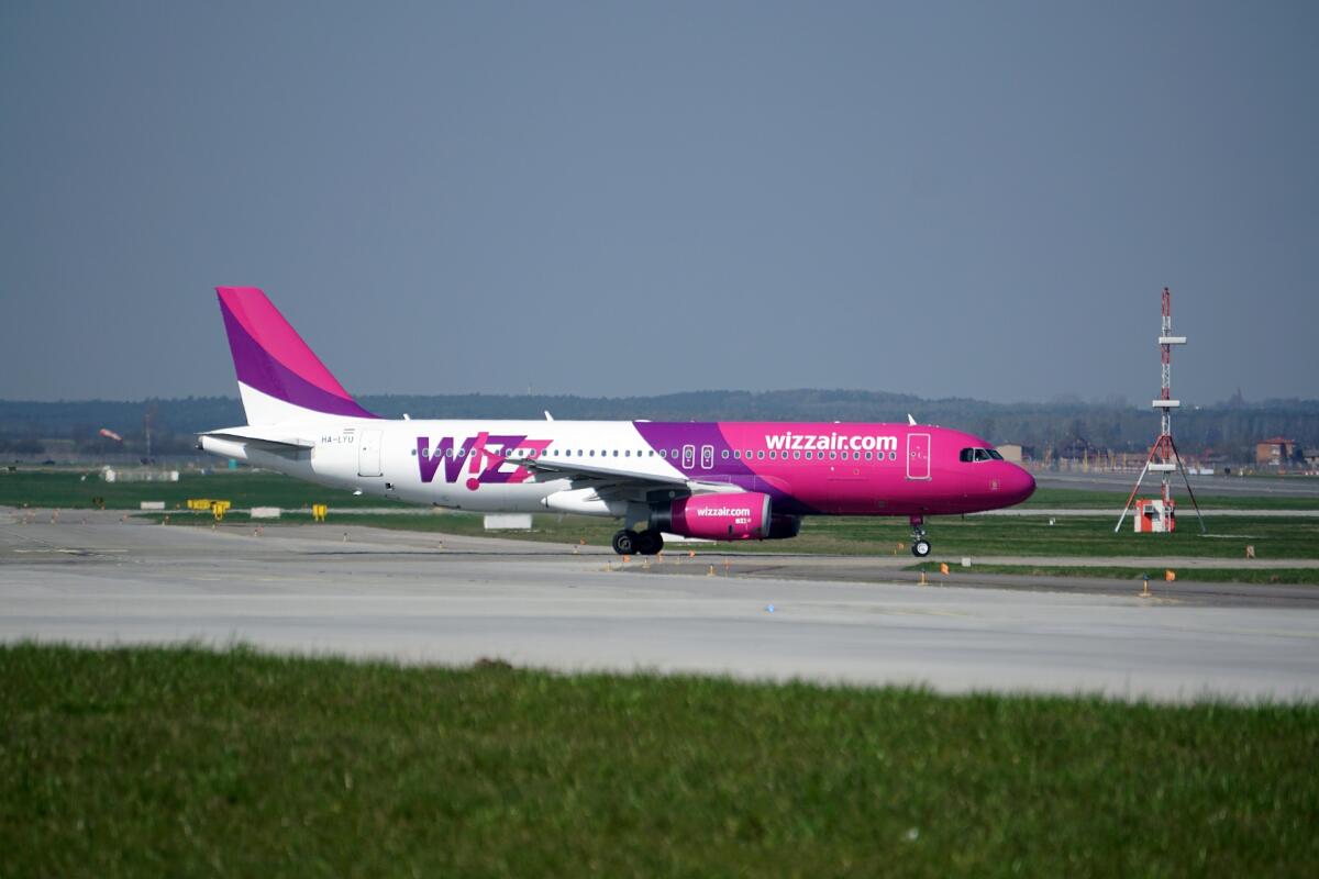 VOLO IN RITARDO WIZZAIR CATANIA VENEZIA DI OLTRE QUATTRO ORE, 250€ AI PASSEGGERI - 