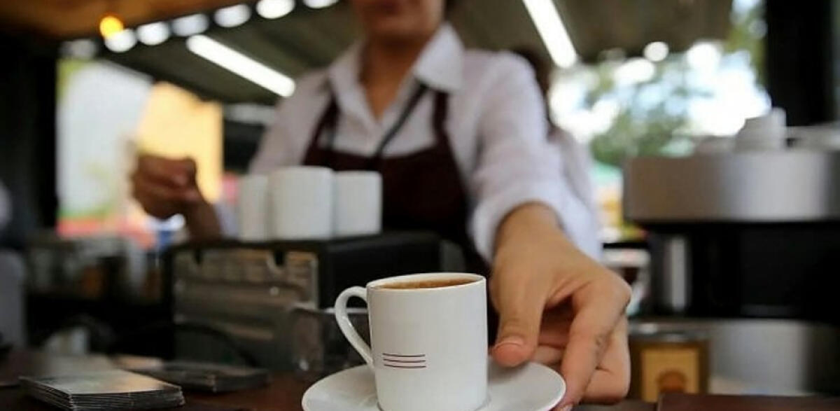 RINCARO PREZZI, PRESTO IL CAFFÈ AL BAR POTREBBE VOLARE A 1,50 EURO - 