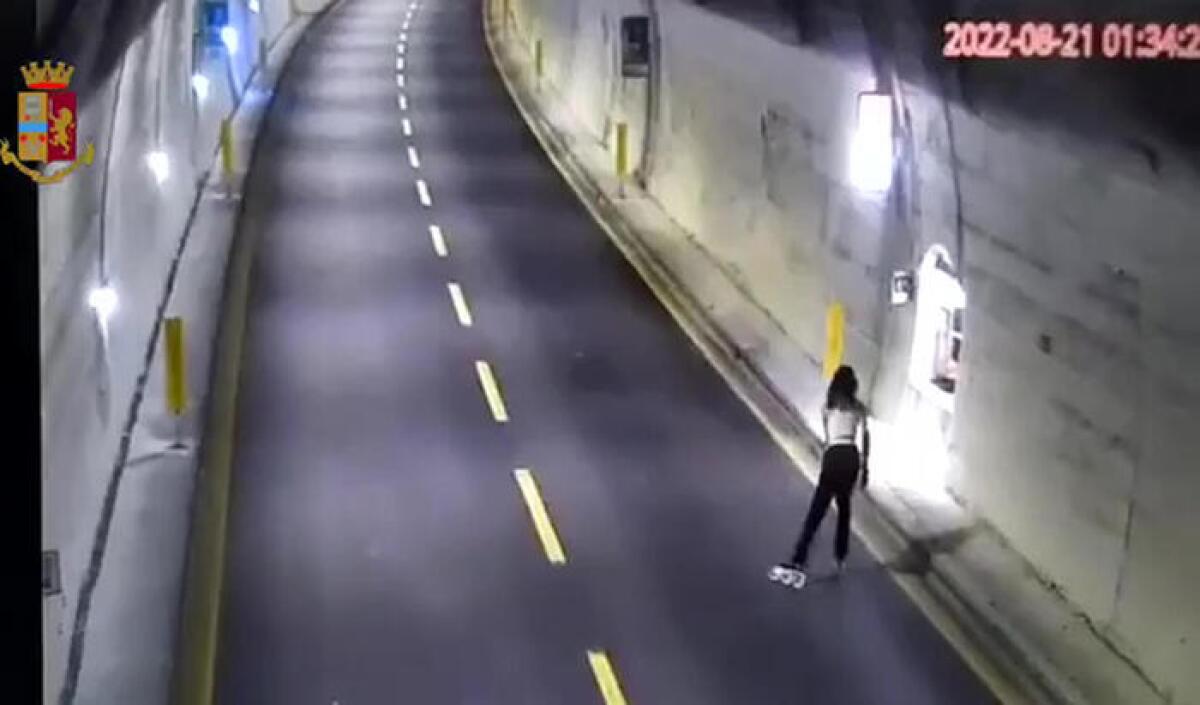 INCREDIBILE A GENOVA: IN AUTOSTRADA CON I PATTINI  «STAVO SOLO SEGUENDO IL NAVIGATORE» VIDEO - 
