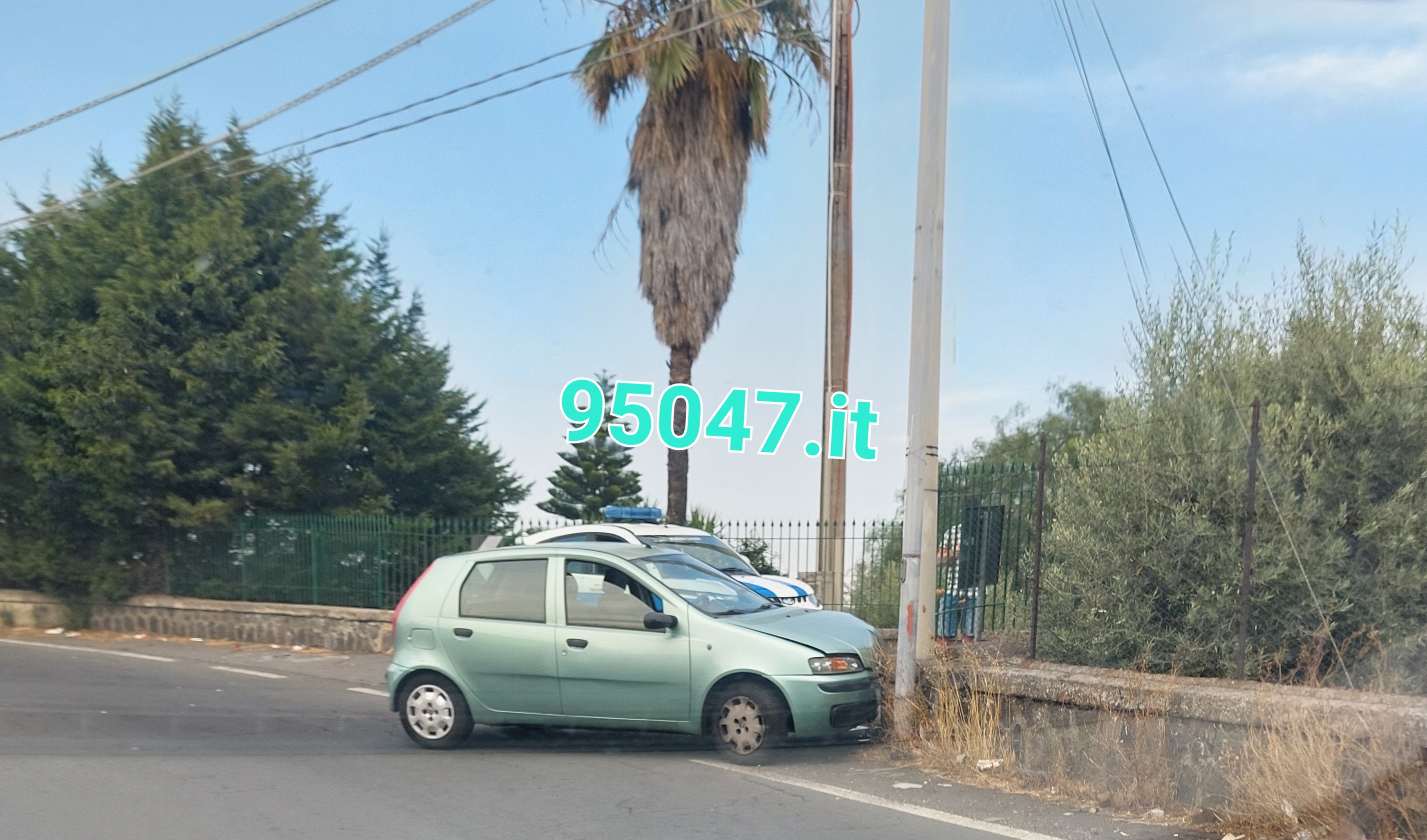 SCONTRO TRA TRE AUTO SULLA SP14 TRA PIANO TAVOLA E BELPASSO