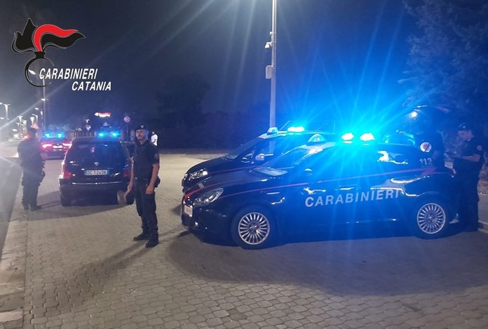 DENUNCIATO IL GESTORE DI UNO LIDO DELLA PLAYA DI CATANIA, CIBO NON TRACCIATO E SCARSA IGIENE IN CUCINA