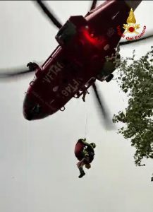 RINTRACCIATA E SOCCORSA UNA PERSONA IN DIFFICOLTÀ DISPERSA SULL’ETNA