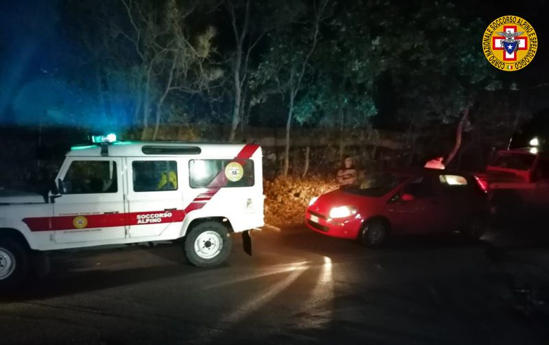 RAGALNA. DISPERSI IN FITTA AREA BOSCHIVA IN CONTRADA MILIA: SALVATI  DAL SOCCORSO ALPINO
