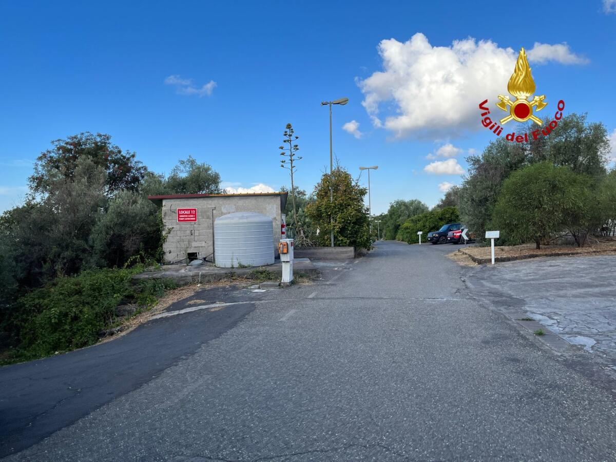 BELPASSO. Esplosione in una fabbrica di fuochi d’artificio, c’è un morto - 