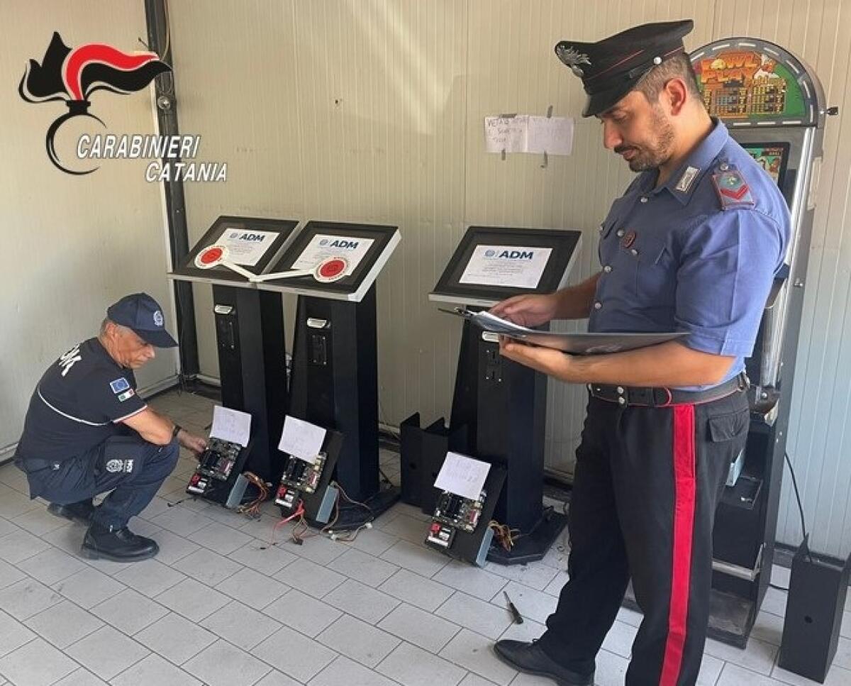 BIANCAVILLA: CONTROLLI IN DUE AUTOLAVAGGI, RINVENUTE SALE GIOCHI ABUSIVE. DENUNCE E SANZIONI. - 