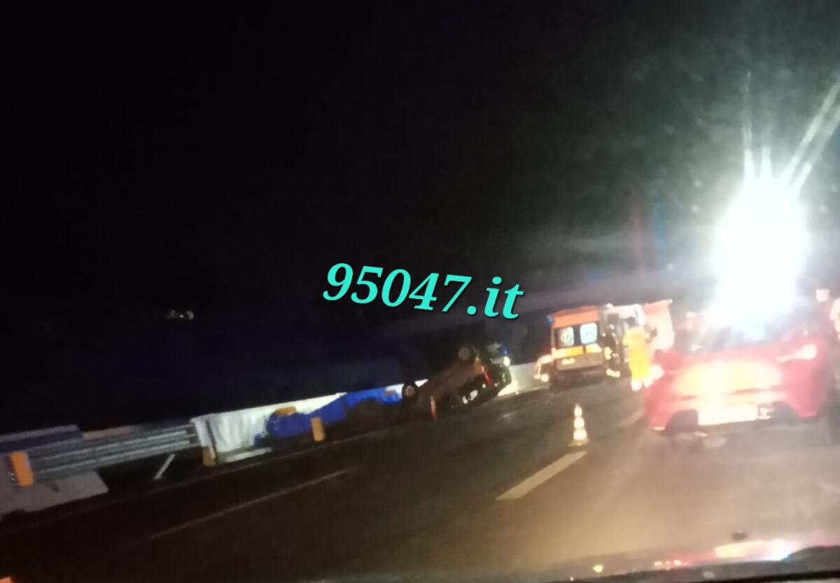 GRAVE INCIDENTE SULLA TANGENZIALE DI CATANIA,  AUTO SI RIBALTA. SOCCORSI SUL POSTO - 