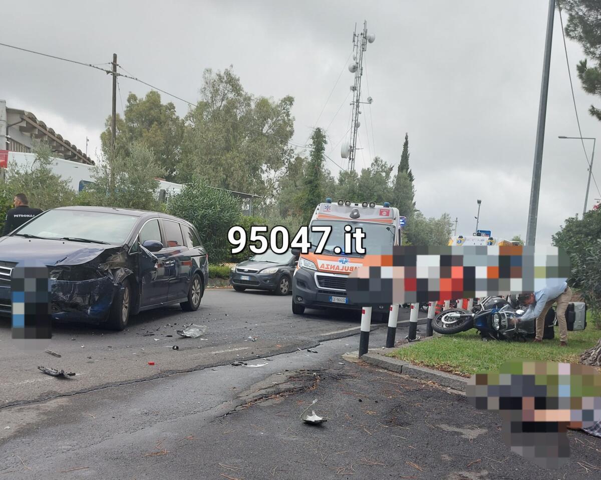 VIOLENTO SCONTRO AUTO-MOTO A MOTTA SANT'ANASTASIA ,   FERITO UN CENTAURO - 