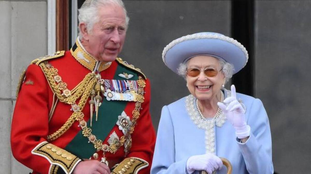 Carlo è il nuovo re dopo la morte della regina Elisabetta, si chiamerà Carlo III - 