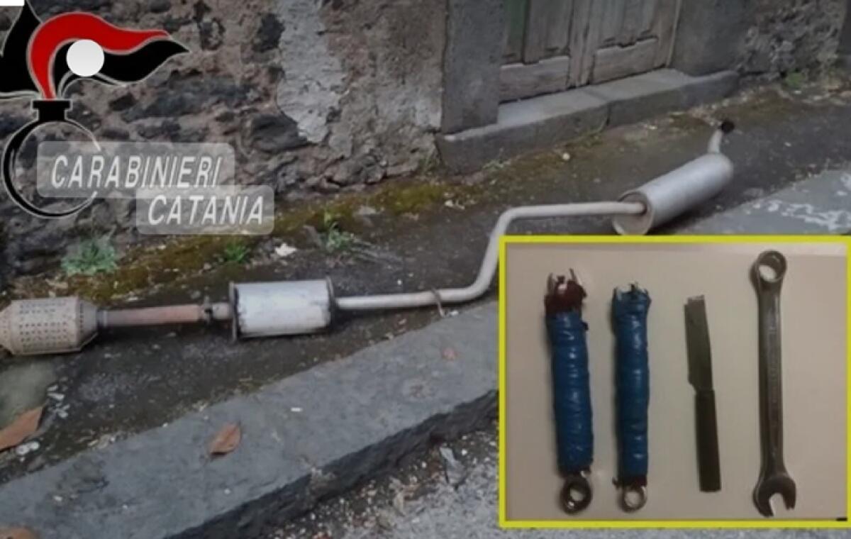 MISTERBIANCO, TENTANO DI RUBARE IL CATALIZZATORE DI UN’AUTO: DUE ARRESTI - 