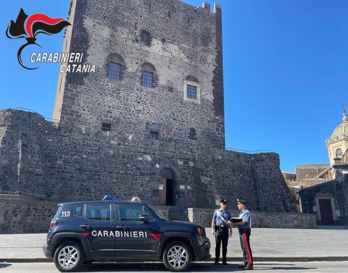 ADRANO. TENTA DI UCCIDERE IL VICINO: ARRESTATO DAI CARABINIERI UN 66ENNE - 