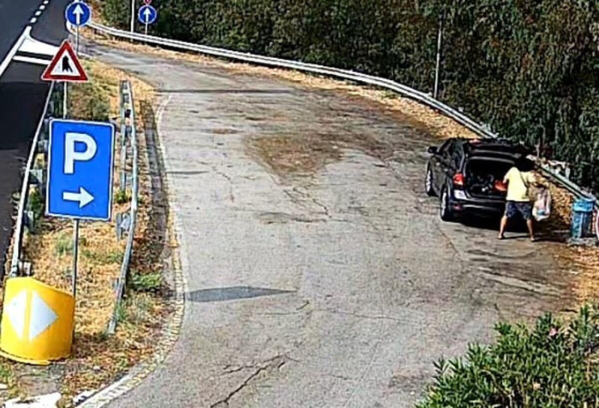 LE PIAZZOLE DELLE AUTOSTRADE SICILIANE INVASE DAI RIFIUTI, SCATTANO LE PRIME DENUNCE PER GLI AUTOMOBILISTI - 