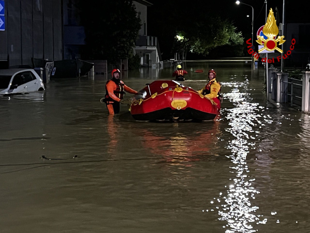 ALLUVIONE NELLE MARCHE È STRAGE: ALMENO 9 MORTI, 50 FERITI E QUATTRO DISPERSI, CI SONO ANCHE DUE BAMBINI