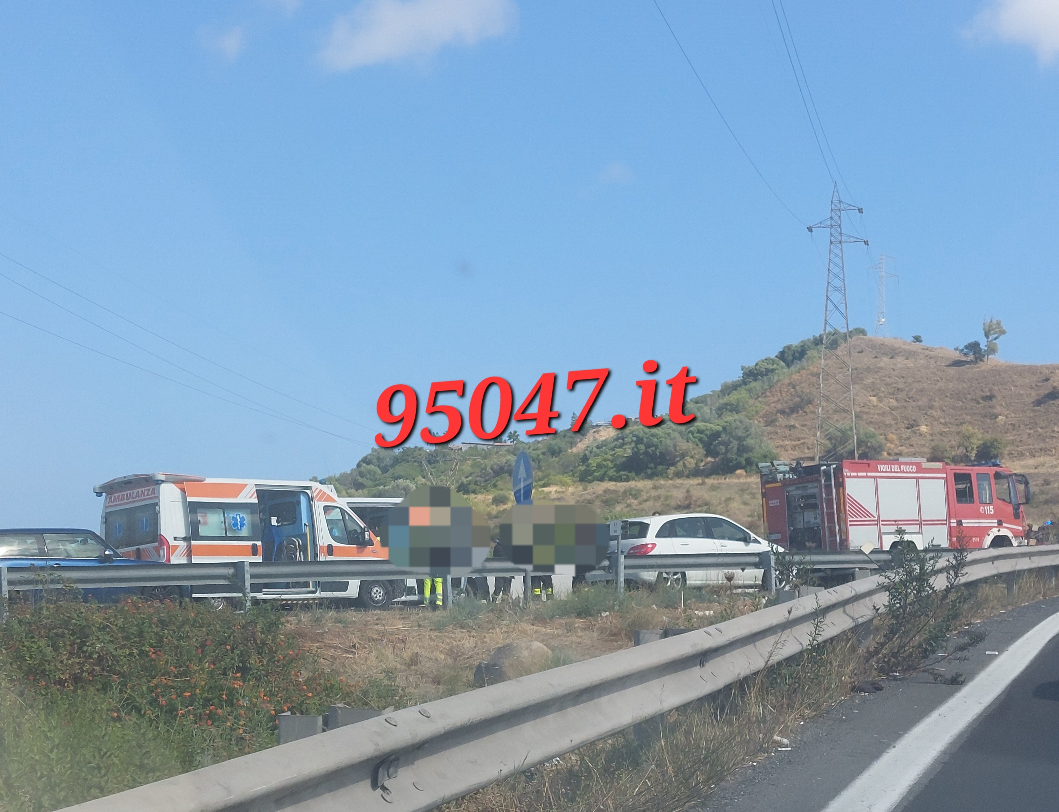 GRAVE INCIDENTE A MISTERBIANCO – AUTO SI RIBALTA IN TANGENZIALE