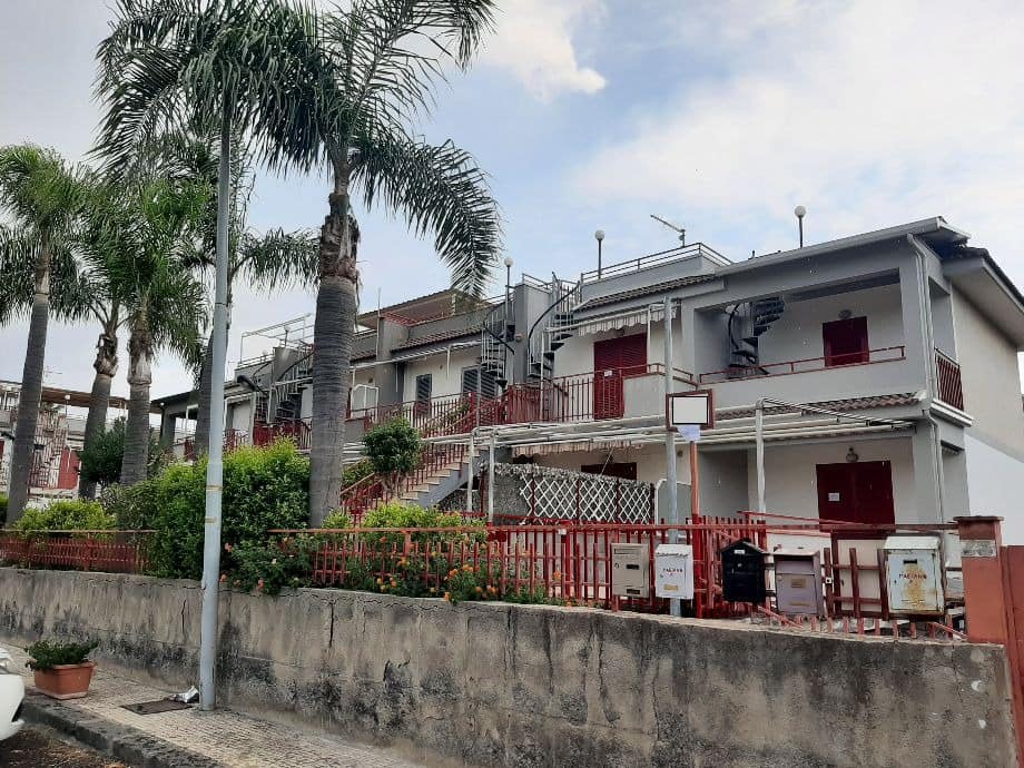 SEQUESTRATO  COMPLESSO RESIDENZIALE A FONDACHELLO:  GLI SCARICHI DELLA FOGNA FINIVANO IN MARE