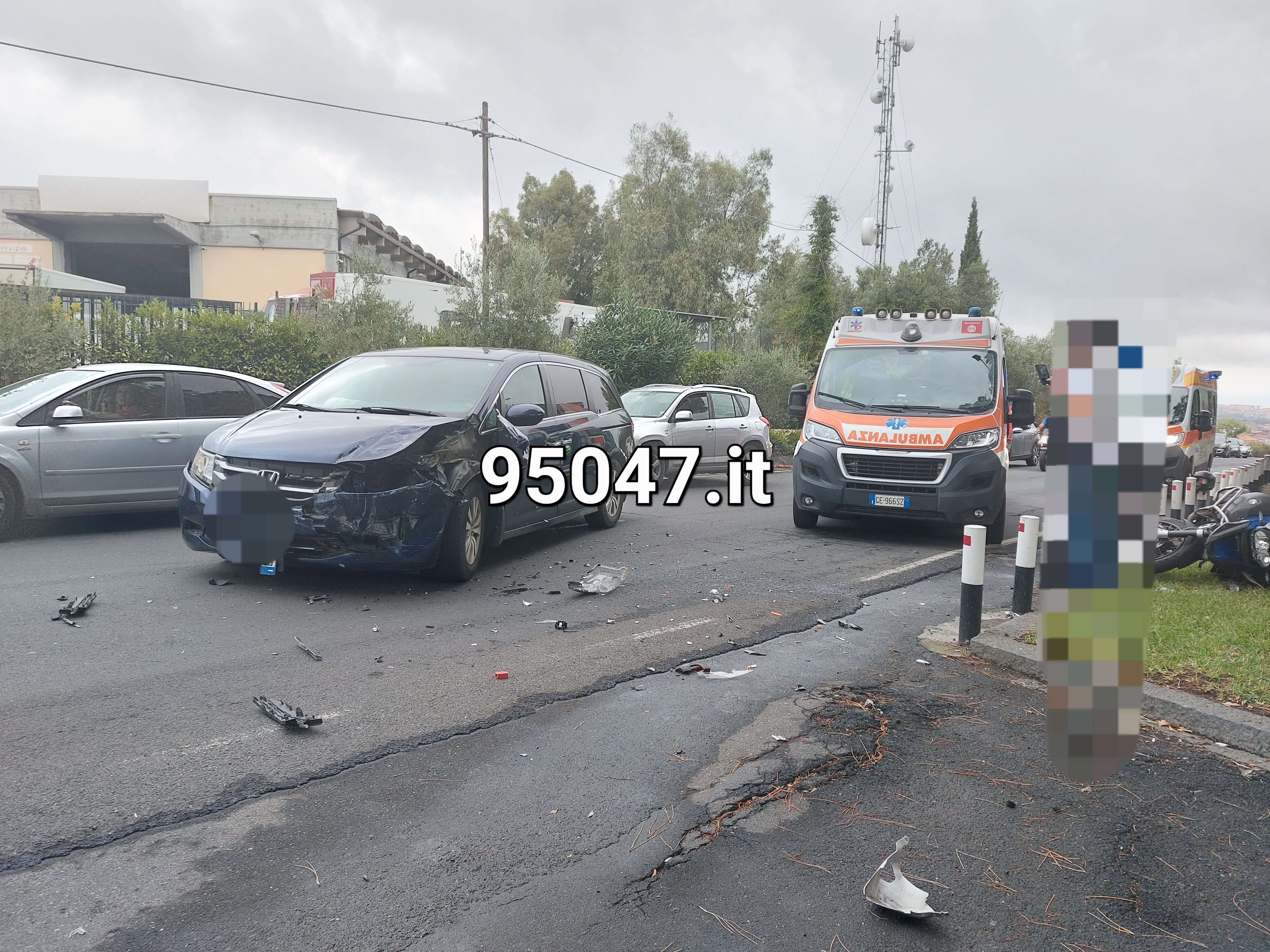 VIOLENTO SCONTRO AUTO-MOTO A MOTTA SANT'ANASTASIA ,   FERITO UN CENTAURO