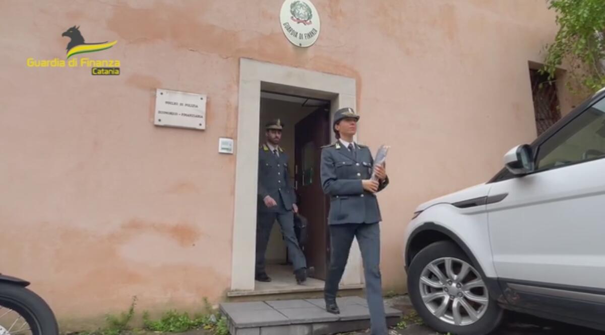 CATANIA. I SOLDI DELLO STUDIO FINIVANO SUI SUOI CONTI CORRENTI: ARRESTATO COMMERCIALISTA - 