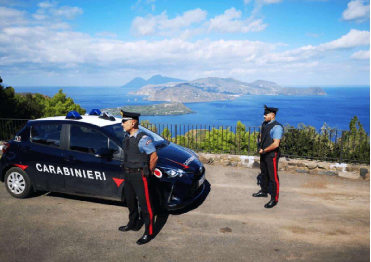 STRUTTURE RICETTIVE IRREGOLARI A VULCANO, NON COMUNICAVANO I DATI DEGLI ALLOGGIATI: 2 DENUNCE - 