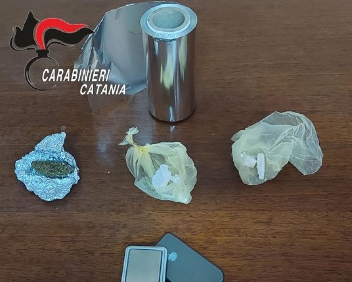 Catania. “Librino”: arrestato il “rimpiazzo” del pusher col “banchetto da lavoro” e il 68enne evaso già due volte - 